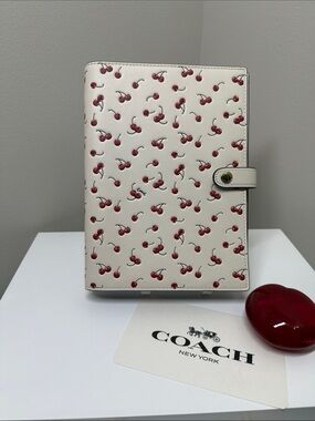 🎀 Coach notebook with cherry print